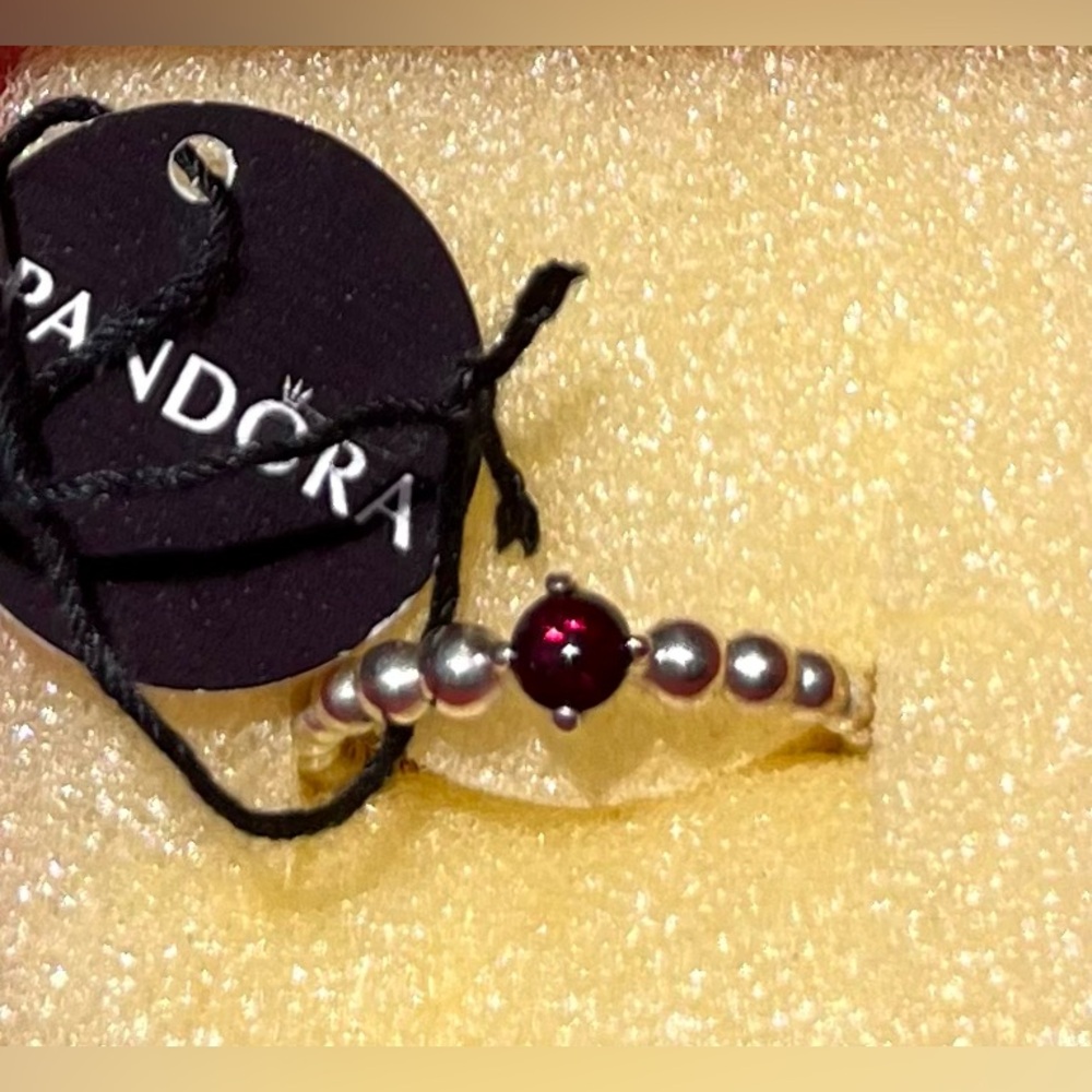 Hostess Pock 💥☄️🥳 Pandora Silver Red Beaded Ring